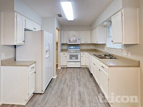 521 Clover Dr in Saginaw, TX - Foto de edificio - Building Photo