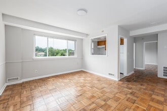 Winston Estates in Baltimore, MD - Foto de edificio - Interior Photo