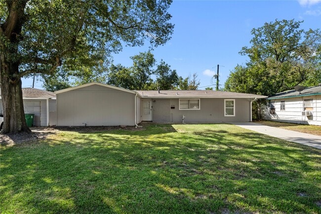 property at 6138 Kenilwood Dr