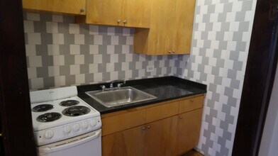 846 W Montrose Ave in Chicago, IL - Building Photo - Building Photo