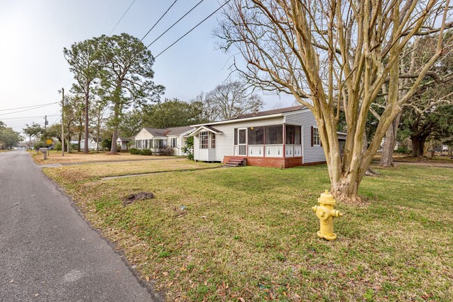 2115 9th St in Pascagoula, MS - Building Photo - Building Photo