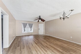 3651 N Goldenrod Rd in Winter Park, FL - Foto de edificio - Building Photo