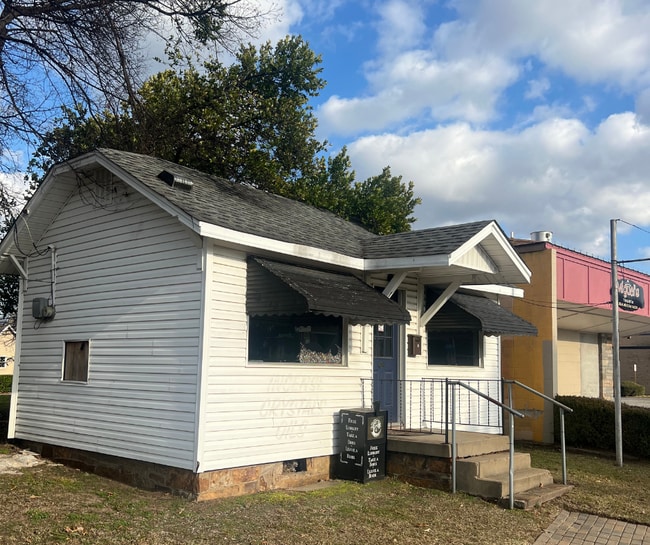 property at 1715 Rogers Ave