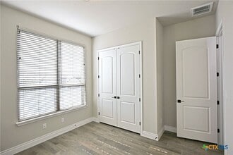 588 Vale Ct in New Braunfels, TX - Building Photo - Building Photo