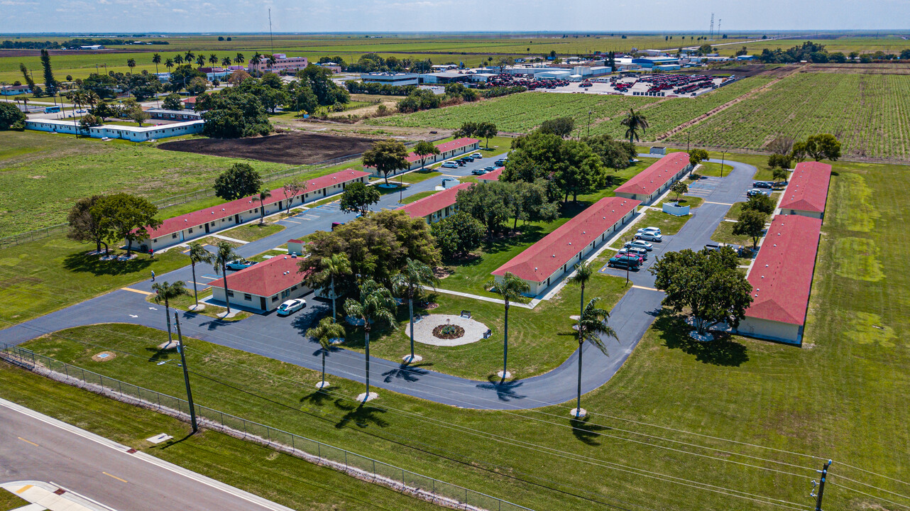 Glades Diamond 62+ Senior Living in Belle Glade, FL - Building Photo