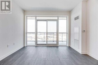 4699-4699 Glen Erin Dr in Mississauga, ON - Building Photo - Building Photo