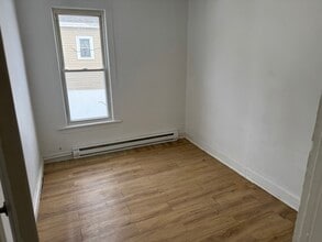 27 Wilson Ave in Amsterdam, NY - Building Photo - Building Photo