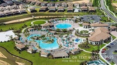 1564 Tempo Ln in Four Corners, FL - Foto de edificio - Building Photo
