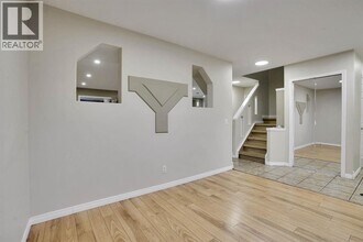 58 Lakeview Bay in Chestermere, AB - Building Photo - Building Photo