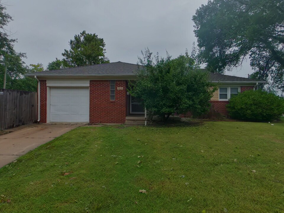 7610 E Indianapolis St in Wichita, KS - Building Photo