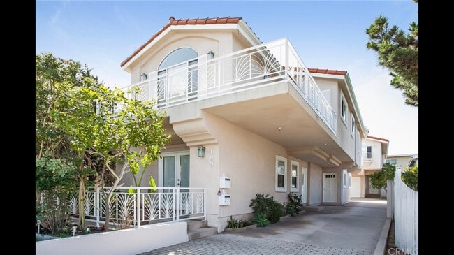 109 N Irena Ave, Unit 5 in Redondo Beach, CA - Building Photo - Building Photo
