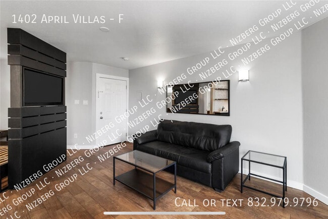 1402 April Villas in Montgomery, TX - Building Photo - Building Photo