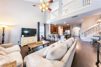 129 Eagle Owl Loop in Leander, TX - Building Photo - Building Photo