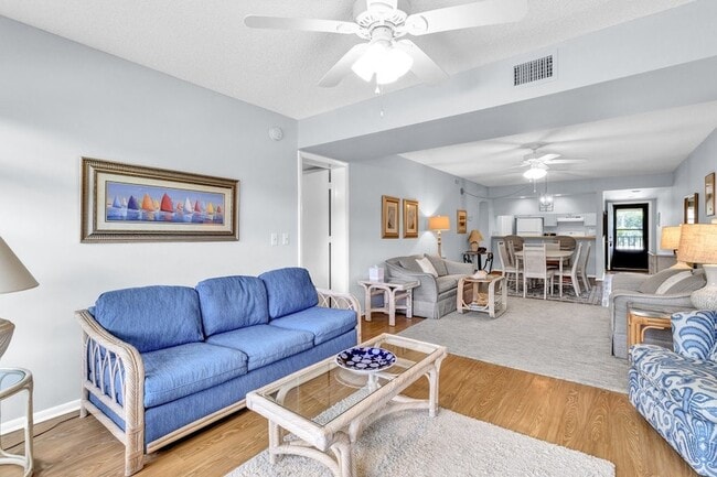 18 Plantation Dr, Unit 206 in Vero Beach, FL - Building Photo - Building Photo
