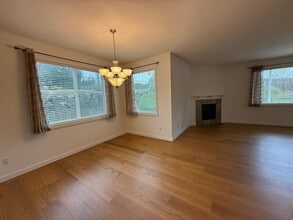 235 245th Pl NE in Sammamish, WA - Building Photo - Building Photo