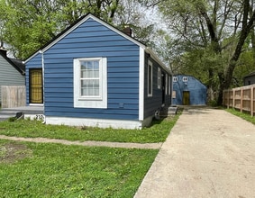 2324 E 36th St, Unit Main Unit in Indianapolis, IN - Building Photo - Building Photo