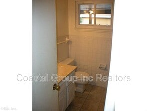5605 Westbury Rd in Virginia Beach, VA - Building Photo - Building Photo