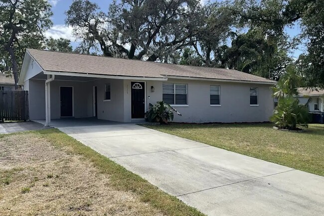 property at 2021 E Humphrey St