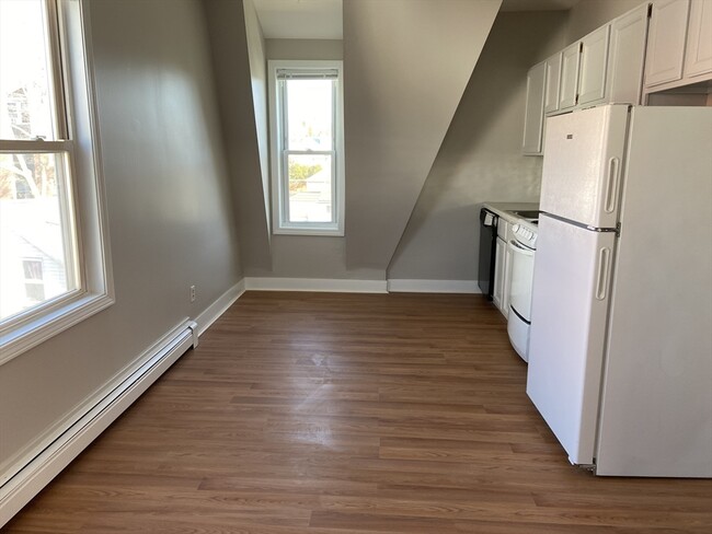 16 Lincoln St in Malden, MA - Building Photo - Building Photo