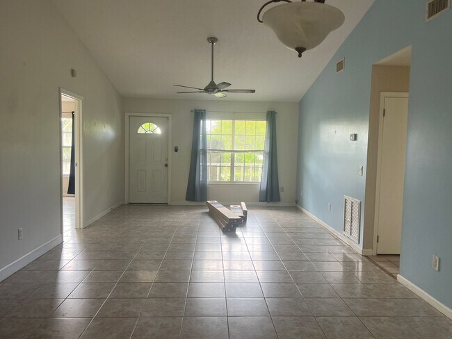 1018 Landsdowne Dr in Sebastian, FL - Building Photo - Building Photo