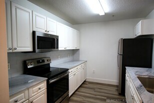 1203 Town Center Dr in Jupiter, FL - Building Photo