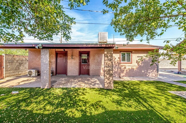 property at 1626 W Taylor St