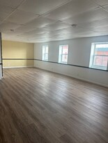 104 W Michigan St in Lagrange, IN - Building Photo