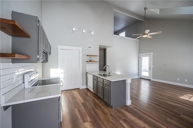 2407 W Ash St in Rogers, AR - Building Photo - Building Photo