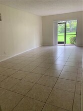 10330 NW 8th St in Pembroke Pines, FL - Building Photo - Building Photo