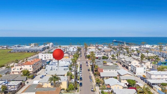 239 Ebony Ave, Unit 4 in Imperial Beach, CA - Foto de edificio - Building Photo