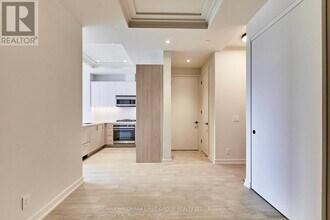 123 Maurice Dr in Oakville, ON - Building Photo - Building Photo