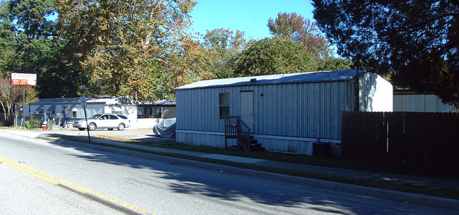 Heritage Mobile Home in Williamsburg, VA - Building Photo - Building Photo