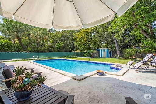 827 NE 140th St in North Miami, FL - Foto de edificio