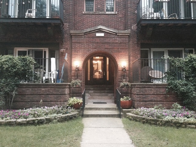 property at 1101 W Pratt Blvd