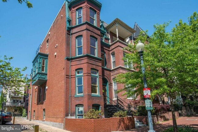 property at 1102 5th St NW