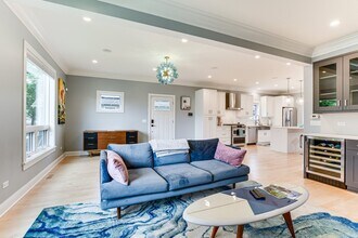 4727 N Kiona Ave in Chicago, IL - Foto de edificio - Building Photo