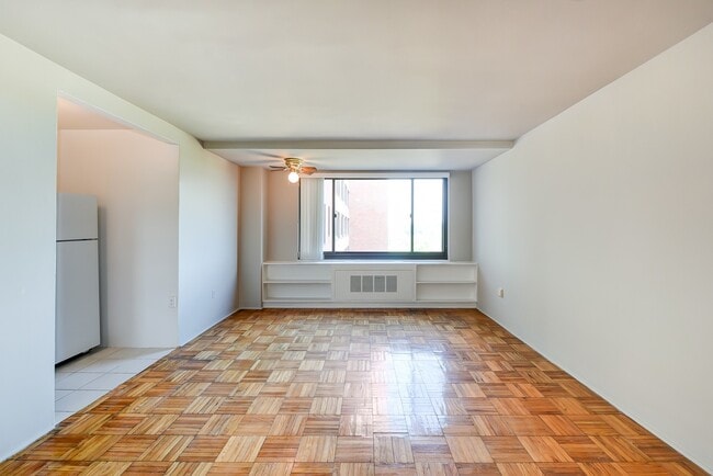 property at 1021 Arlington Blvd