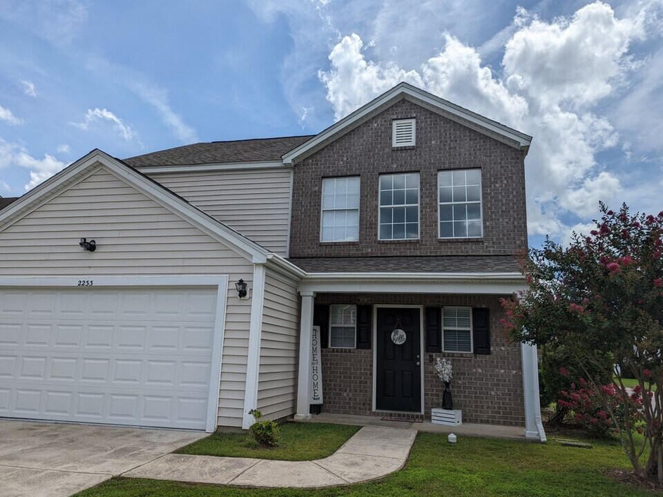 2233 Blakers Blvd in Bluffton, SC - Foto de edificio