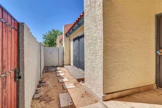 8022 N 32nd Dr in Phoenix, AZ - Building Photo - Building Photo