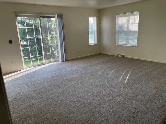 2220 Jackson St in Stoughton, WI - Building Photo - Building Photo