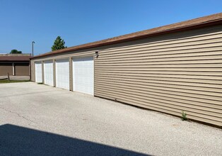 1106 8th St Ct in Silvis, IL - Building Photo - Building Photo