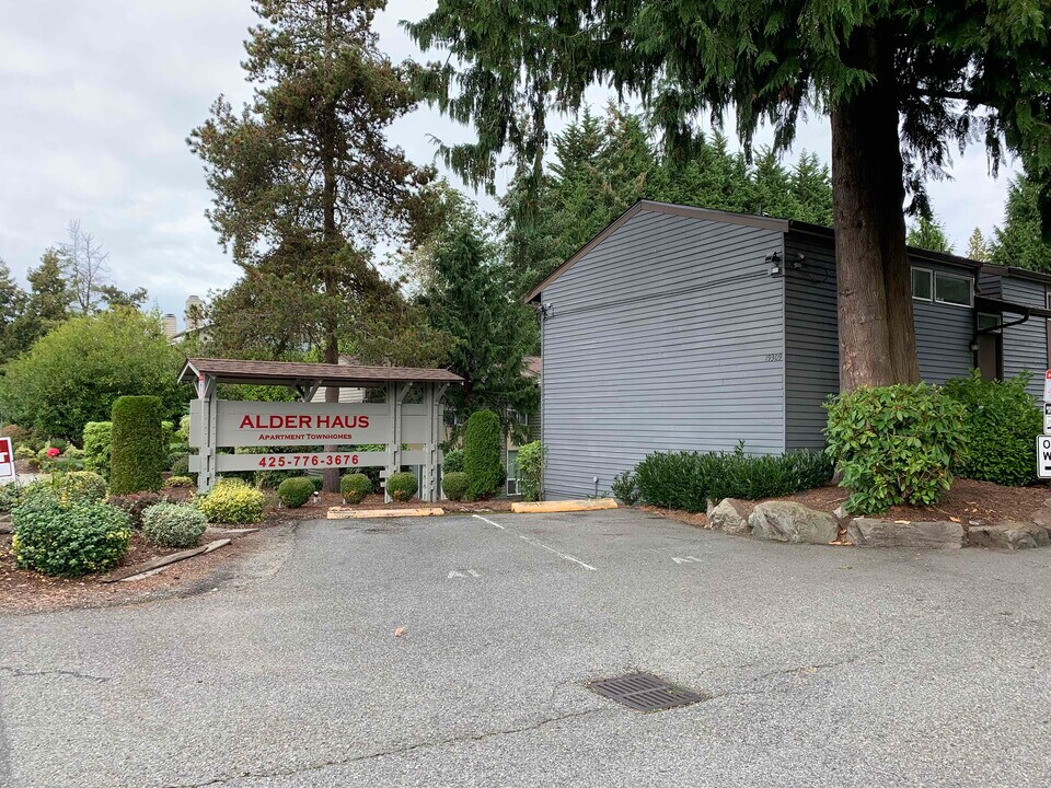 19309 40th Ave W, Unit D1 in Lynnwood, WA - Building Photo