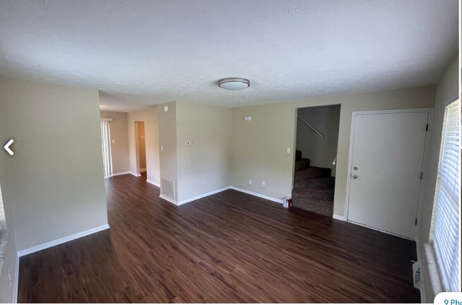 property at 9208 Pasadena Cir