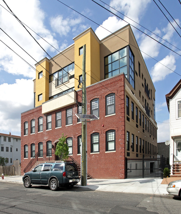 Ariana Lofts in Jersey City, NJ - Foto de edificio