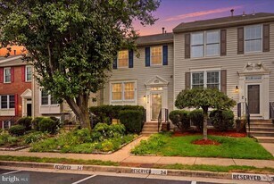 5718 Croatan Ct in Centreville, VA - Building Photo