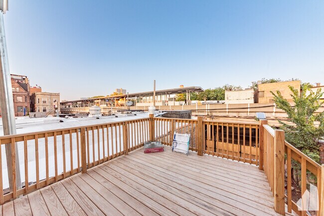 3547 N Sheffield Ave, Unit 2 in Chicago, IL - Foto de edificio - Building Photo