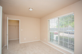 Fountains of Rosemeade in Carrollton, TX - Building Photo - Interior Photo