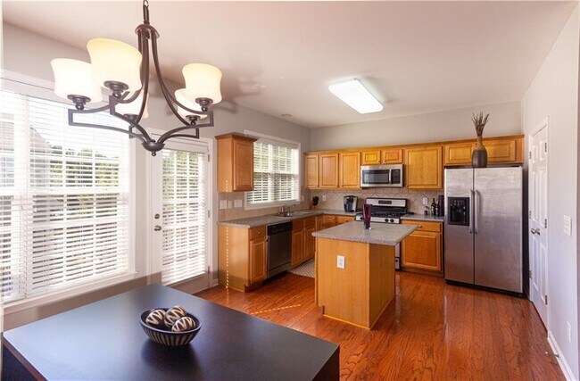1035 Thornborough Dr in Alpharetta, GA - Building Photo - Building Photo