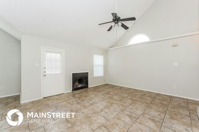 8440 Cloverglen Ln in Fort Worth, TX - Building Photo - Building Photo