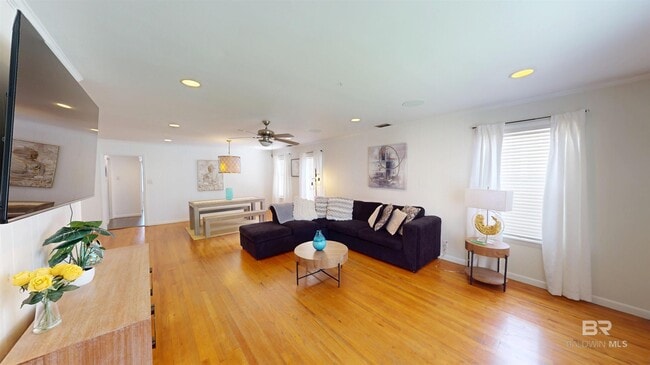 103 Margaret St in Mobile, AL - Foto de edificio - Building Photo